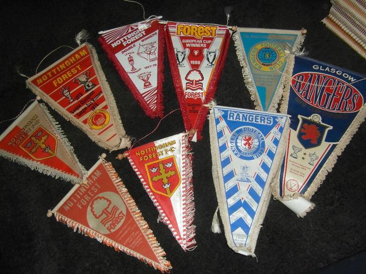 voetbal vanen engeland ruim 120 stuks jaren oud verzameling, Verzamelen, Sportartikelen en Voetbal, Zo goed als nieuw, Vaantje of Sjaal