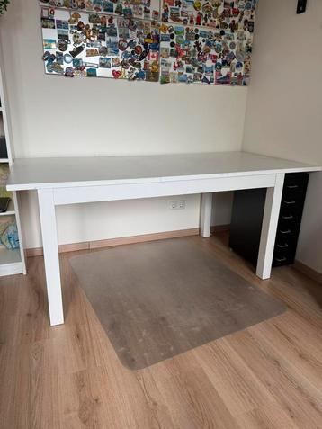 Uitschuifbare eethoek Ikea LANEBERG beschikbaar voor biedingen