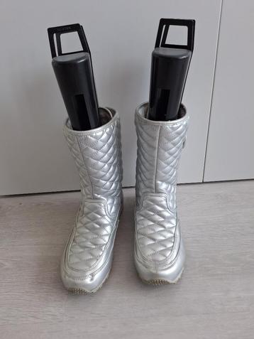 Zilverkleurige snowboots - maat 41 - warm gevoerd - € 12.50 beschikbaar voor biedingen