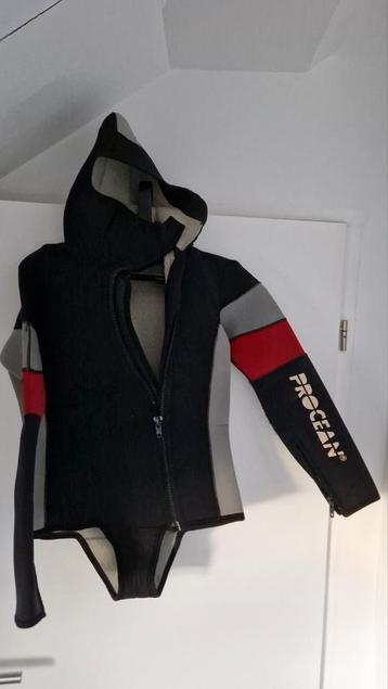 Duikpak met hangers beschikbaar voor biedingen