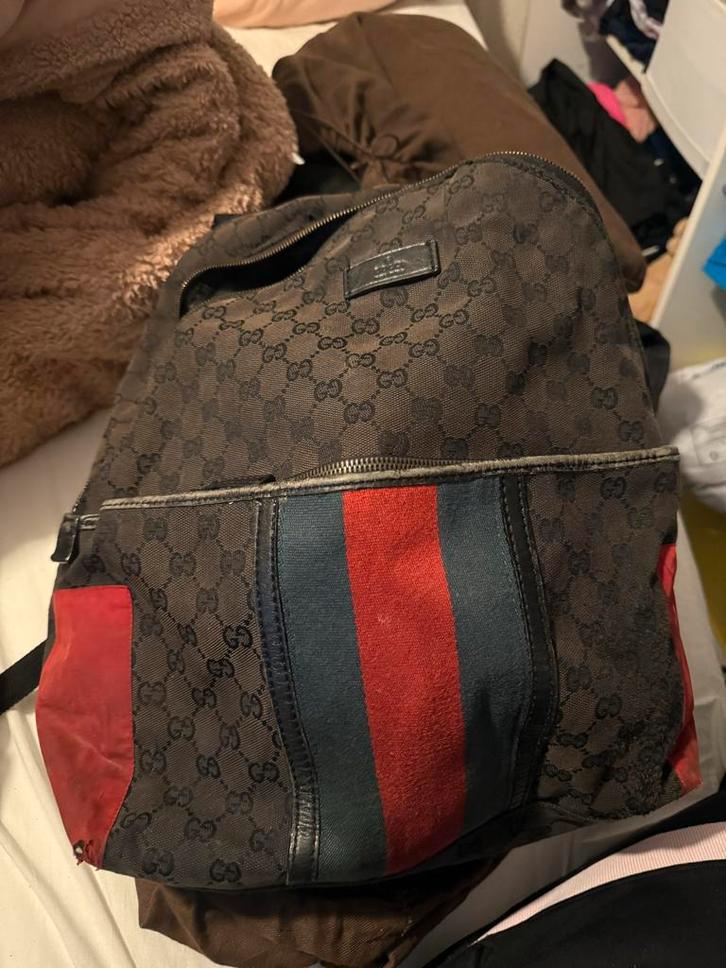 Originele Gucci Rugzak met Certificaat, Sieraden, Tassen en Uiterlijk, Tassen | Rugtassen, Gebruikt, Overige merken, 25 tot 40 cm