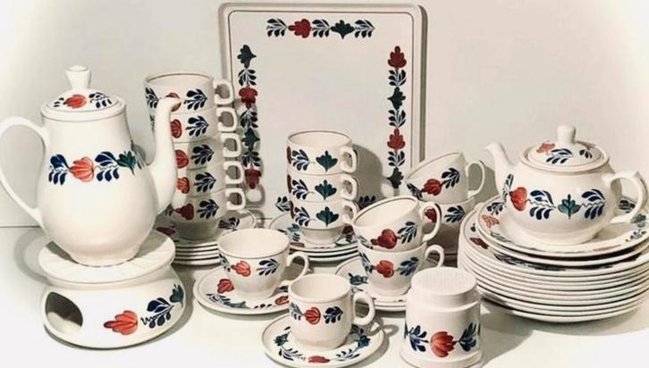 BOERENBONT SERVIES. PERFECTE STAAT. NU OPHALEN VOOR €90., Antiek en Kunst, Antiek | Servies compleet, Ophalen