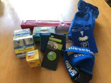 Te koop doos vol met auto spullen.(z.g.a.n.). beschikbaar voor biedingen