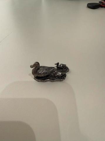 Antiek Tinnen Beeldje Eendjes beschikbaar voor biedingen