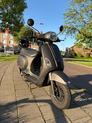 DJJD Cashmere scooter uit 2020 beschikbaar voor biedingen