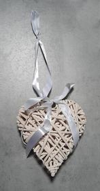 NIEUW decoratie HART met wit satijnen strik en lint, Huis en Inrichting, Woonaccessoires | Overige, Ophalen of Verzenden, Nieuw