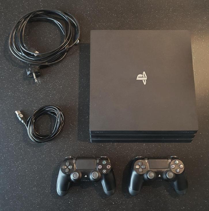 Playstation 4 Pro - 1TB - 15 games - 2 controllers, Spelcomputers en Games, Spelcomputers | Sony PlayStation 4, Zo goed als nieuw