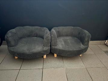 Tekoop 2 honden mandjes beschikbaar voor biedingen