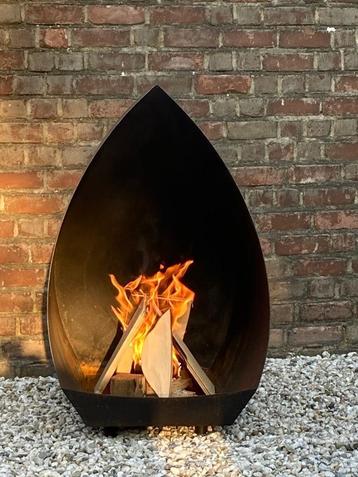 Magma XL tuinhaard. Slechts 3x gebruikt, beschikbaar voor biedingen