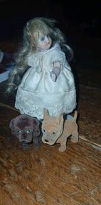 Twee schattige poppenhuis hondjes, Ophalen of Verzenden