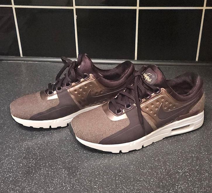 Nike Air Max Zero Premium Port Wine/ Metallic, Kleding | Dames, Schoenen, Nieuw, Sneakers of Gympen, Ophalen of Verzenden