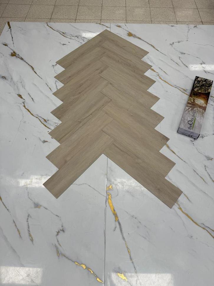 RESTPARTIJ!! Kakadu visgraat plak wees er snel bij weg=weg, Huis en Inrichting, Stoffering | Vloerbedekking, Zo goed als nieuw