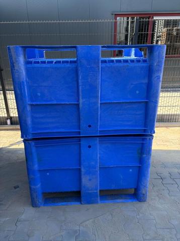 400st Palletboxen 1200x1000 waterdicht beschikbaar voor biedingen
