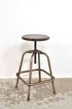 Vintage Franse atelierkruk kruk barkruk verstelbaar jaren 50, Ophalen of Verzenden, In hoogte verstelbaar, Gebruikt, Overige materialen