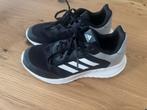 Indoor adidas sportschoenen, Ophalen of Verzenden, Zo goed als nieuw, Jongen of Meisje, Sportschoenen