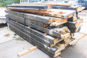Partij dakbeschot, dakbalken, dakelementen beschikbaar voor biedingen