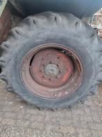 continental 16.9-30 set banden op Grote ZF velg, Ophalen