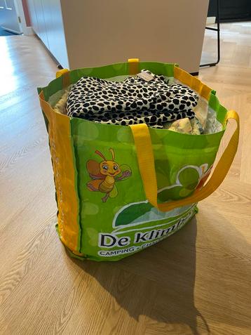 Gratis tas dameskleding maat S/M beschikbaar voor biedingen