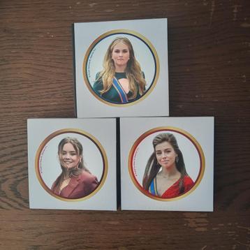 Gouden postzegels Amalia 21, Alexia 20 en Ariane 18 jaar beschikbaar voor biedingen