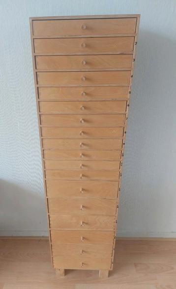 IKEA Sture kast beschikbaar voor biedingen