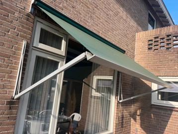 Zonneluifel 2.60m - Handbediend beschikbaar voor biedingen