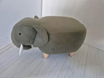 Olifant Krukje / Poef beschikbaar voor biedingen