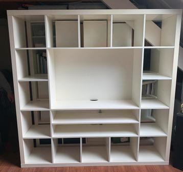 Kallax kast met tv uitsparing 182 x 182 cm beschikbaar voor biedingen