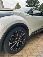 Toyota C-HR 1.8 Hybrid 122pk CVT 2017 Wit, Zwart, 4 cilinders, SUV of Terreinwagen, 1395 kg