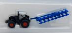 Fendt 939 Vario Black met Wentelploeg, Hobby en Vrije tijd, Modelauto's | 1:87, SIKU, Nieuw, Hijskraan, Tractor of Landbouw, Nvt