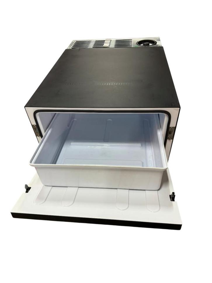 DAF CF KOELKAST REFRIGERATOR 30LTR 682x440x254mm 1364410, Auto-onderdelen, Vrachtwagen-onderdelen, Interieur en Bekleding, Nieuw