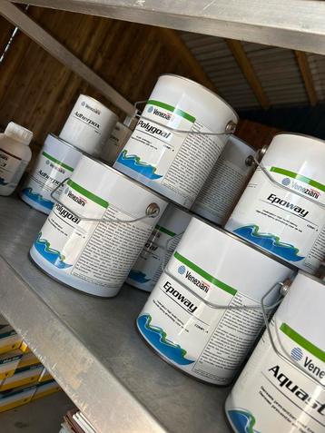 Veneziani Diverse Jacht Lakken / Coatings beschikbaar voor biedingen