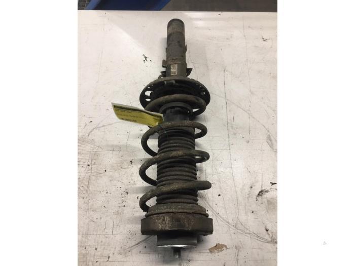 Schokdemperpoot rechts-voor van een Seat Ibiza, Auto-onderdelen, Ophanging en Onderstel, Seat, Gebruikt, 3 maanden garantie, Ophalen of Verzenden