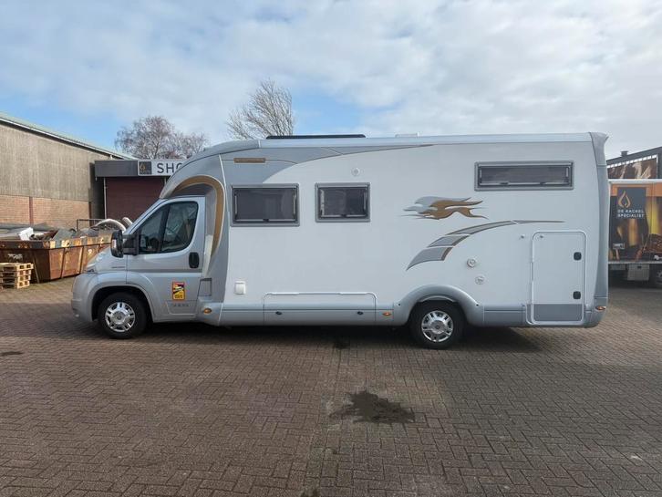 Laika Kreos 5009 half integraal camper met enkele bedden, Caravans en Kamperen, Campers, Particulier, tot en met 3, Half-integraal