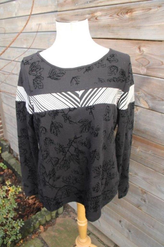 Trui zwart Eroke mt 50it (eu44). Vaste prijs AANBIEDING, Kleding | Dames, Truien en Vesten, Zo goed als nieuw, Maat 42/44 (L)