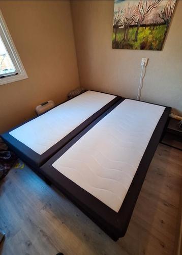 Boxspring 180x200 beschikbaar voor biedingen