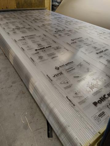 NWE GLASHELDERE POLYCARBONAAT SERREPLAAT 3000x2100x10 mm beschikbaar voor biedingen