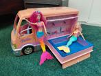 Barbie camper met jacuzzi incl 2 zeemeermin barbies, Ophalen of Verzenden, Gebruikt