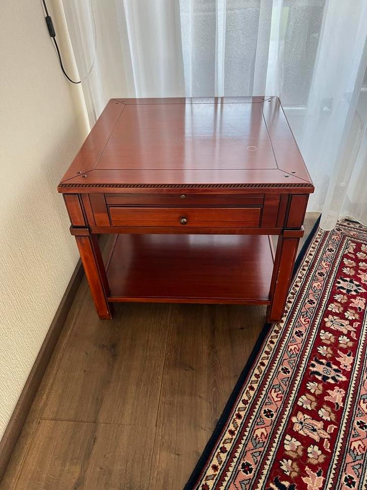 Kersenhouten Bijzettafel - Massief Hout, Huis en Inrichting, Tafels | Bijzettafels, Gebruikt, Vierkant, 45 tot 60 cm, Minder dan 55 cm