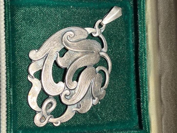 zilveren art deco hanger clematis, Sieraden, Tassen en Uiterlijk, Kettinghangers, Gebruikt, Zilver, Zilver, Bloem of Plant, Ophalen of Verzenden