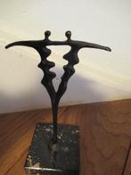 BRONZEN BEELD  2 personen op marmeren voet hoog 19 cm € 40, Antiek en Kunst, Ophalen of Verzenden, Brons
