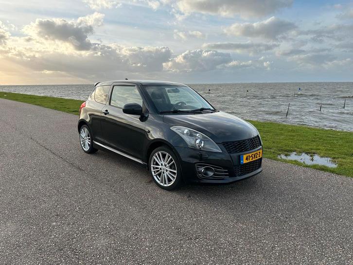 Suzuki Swift 1.6 3D Sport 2012 Zwart | 136PK | CARPLAY | JBL, Auto's, Suzuki, Particulier, Swift, Airbags, Airconditioning, Android Auto