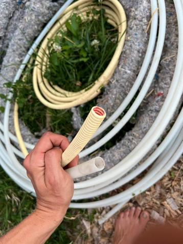 Buizen voor elektra, drainage, vloerverwarming beschikbaar voor biedingen