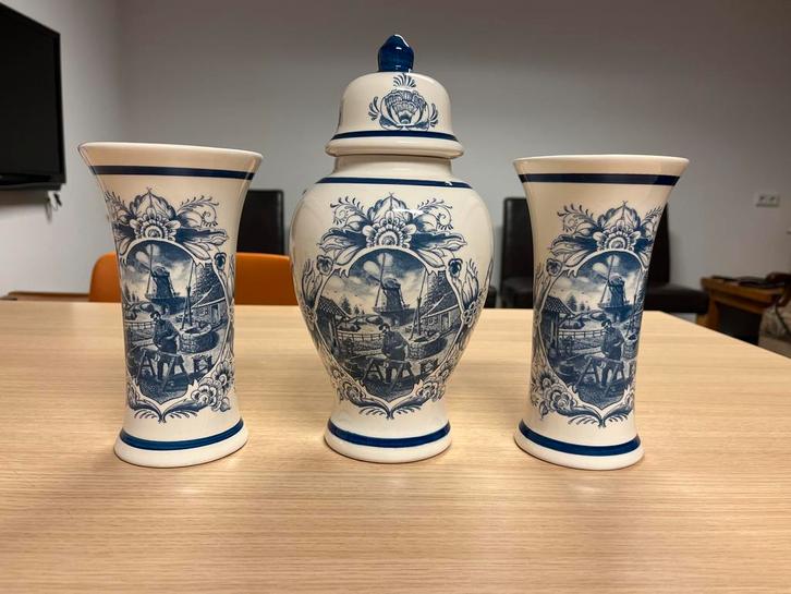 Blauw wit Kaststel 3 delig, Antiek en Kunst, Antiek | Vazen, Ophalen of Verzenden