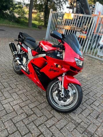 Kawasaki ZX9R beschikbaar voor biedingen