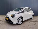 Toyota Aygo 1.0 VVT-i x-play 1e EIGENAAR NAVI CAMERA CRUISE, Auto's, Voorwielaandrijving, Gebruikt, Euro 6, 4 stoelen