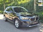 BMW X1 SDrive18i High Executive Edition Panorama Apple CarPl, Zwart, Lichtsensor, Bedrijf, 3 cilinders