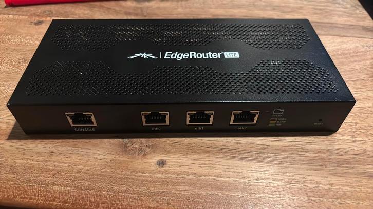 Ubiquiti EdgeRouter Lite (ERLite-3, Computers en Software, Routers en Modems, Zo goed als nieuw, Router, Ophalen of Verzenden