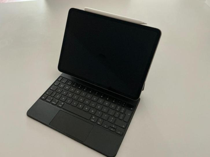 Ipad Pro 11 (2e gen) 256GB WIFI + Magic Keyboard +Pencil Pro, Computers en Software, Apple iPads, Gebruikt, Apple iPad, Wi-Fi