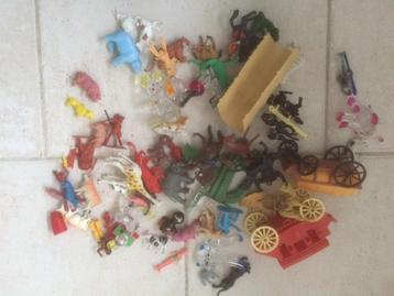 Plastiek speelgoed  beschikbaar voor biedingen
