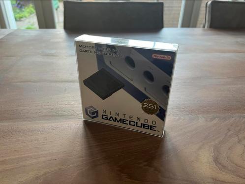 Nintendo Gamecube memory kaart 251 blocks, Spelcomputers en Games, Spelcomputers | Nintendo GameCube, Zo goed als nieuw, Zilver